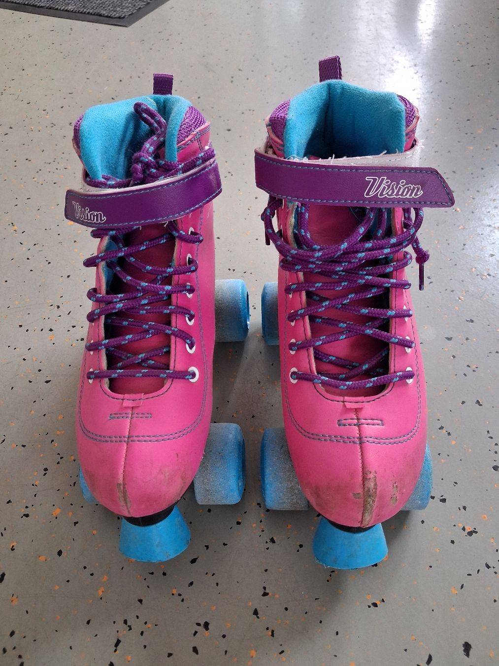 Inline-Skating & Rollschuhe: Rollschuhe gr. 37 mit Gebrauchsspuren – Gebraucht aus Roggliswil von buechi82