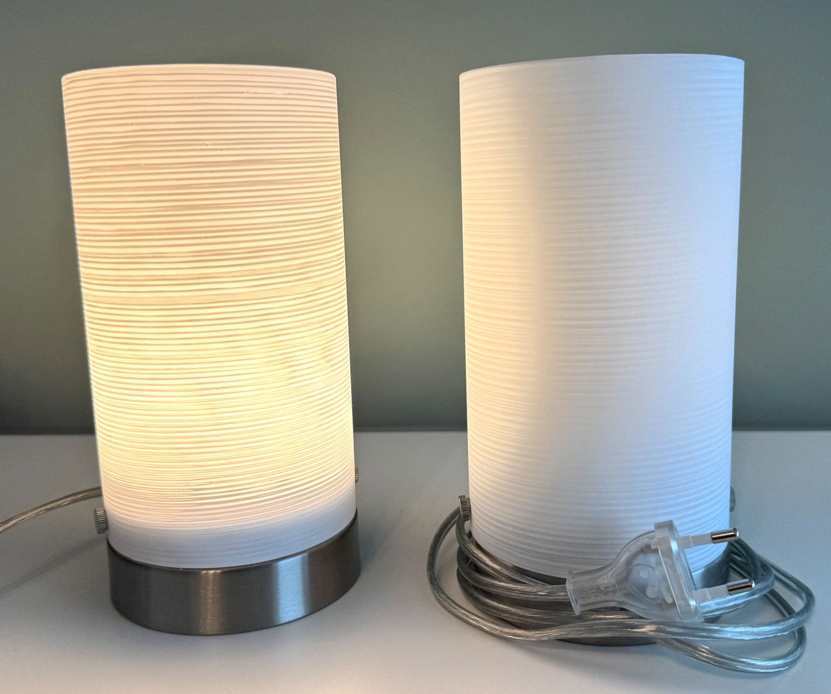 Comodini: 2 Tisch-/Nachttischlampen – Usato da Frick venduto da Tartaruga-6