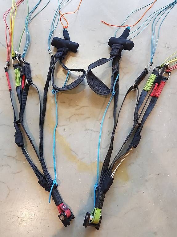 Sport dell'aria & Aquiloni: U-Turn Blackout + – Usato da Charmey (Gruyère) venduto da allab1 2