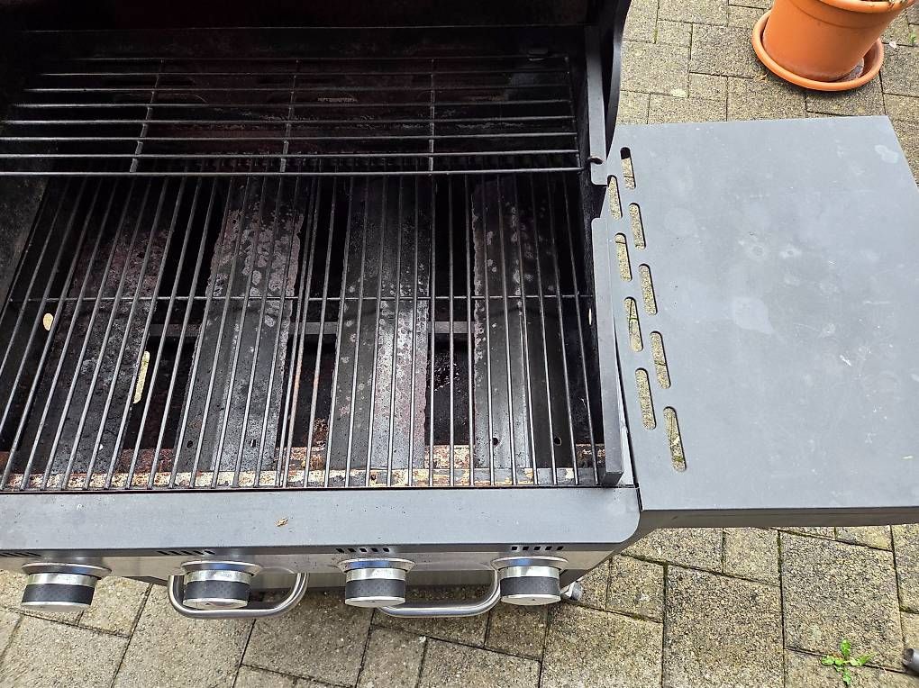 Grills: Gasgrill – Gebraucht aus Schachen b.Herisau von pes_tws8 1