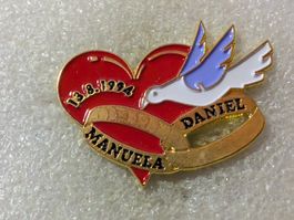 Ansteckpin 128: Daniel & Manuela