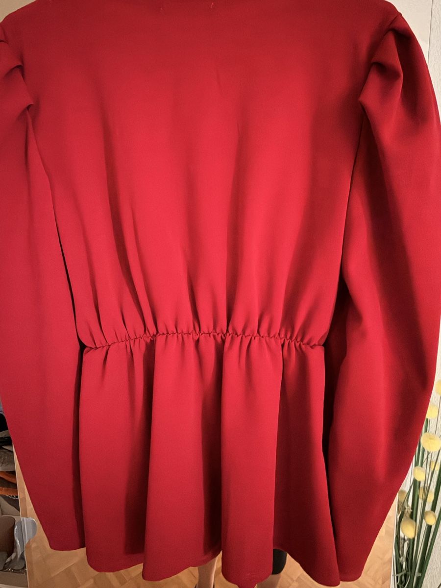 Camicette: Rote Bluse mit goldenen Details, Grösse M – Usato da Trimbach venduto da Schwaenchen 1