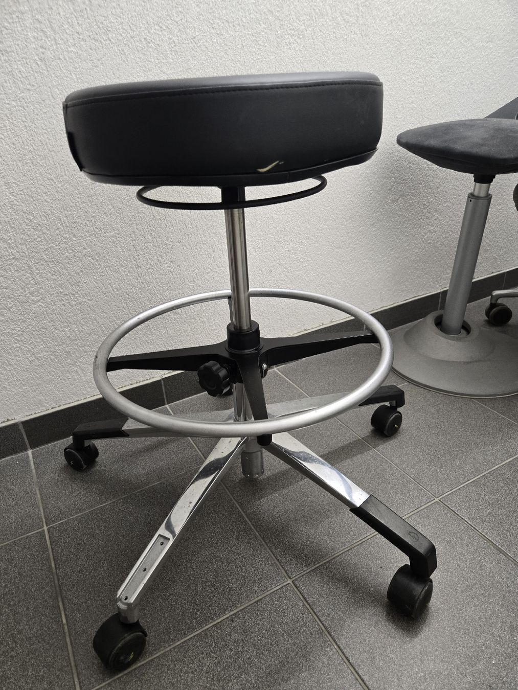 Tabourets: Hocker – D'occasion à Basel par Moebeloutlet1
