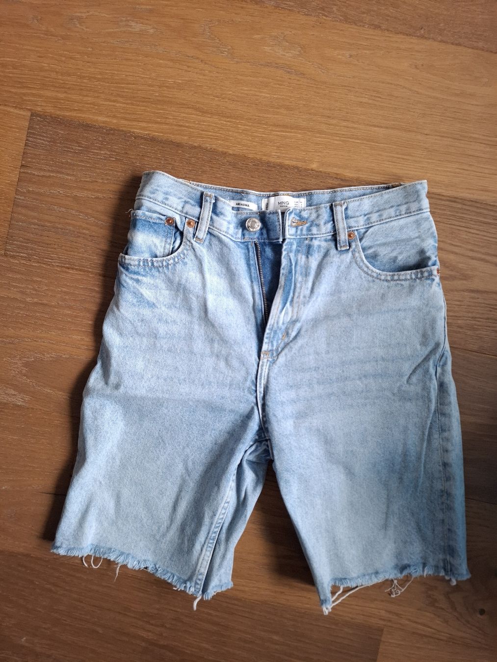 Mango Jeans: Shorts – Usato da Biel-Benken BL venduto da lki_gn82