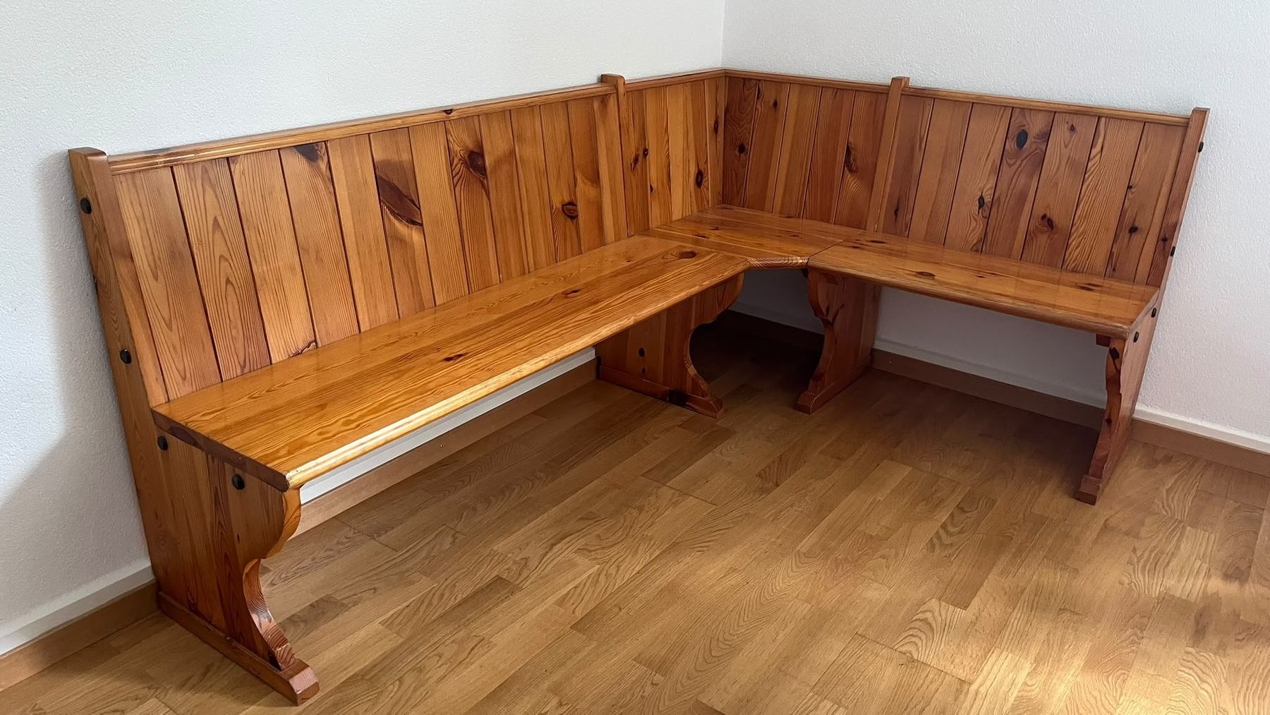 Bancs: Banc d'angle bois massif – D'occasion à Villars-sur-Glâne par Sneaky765