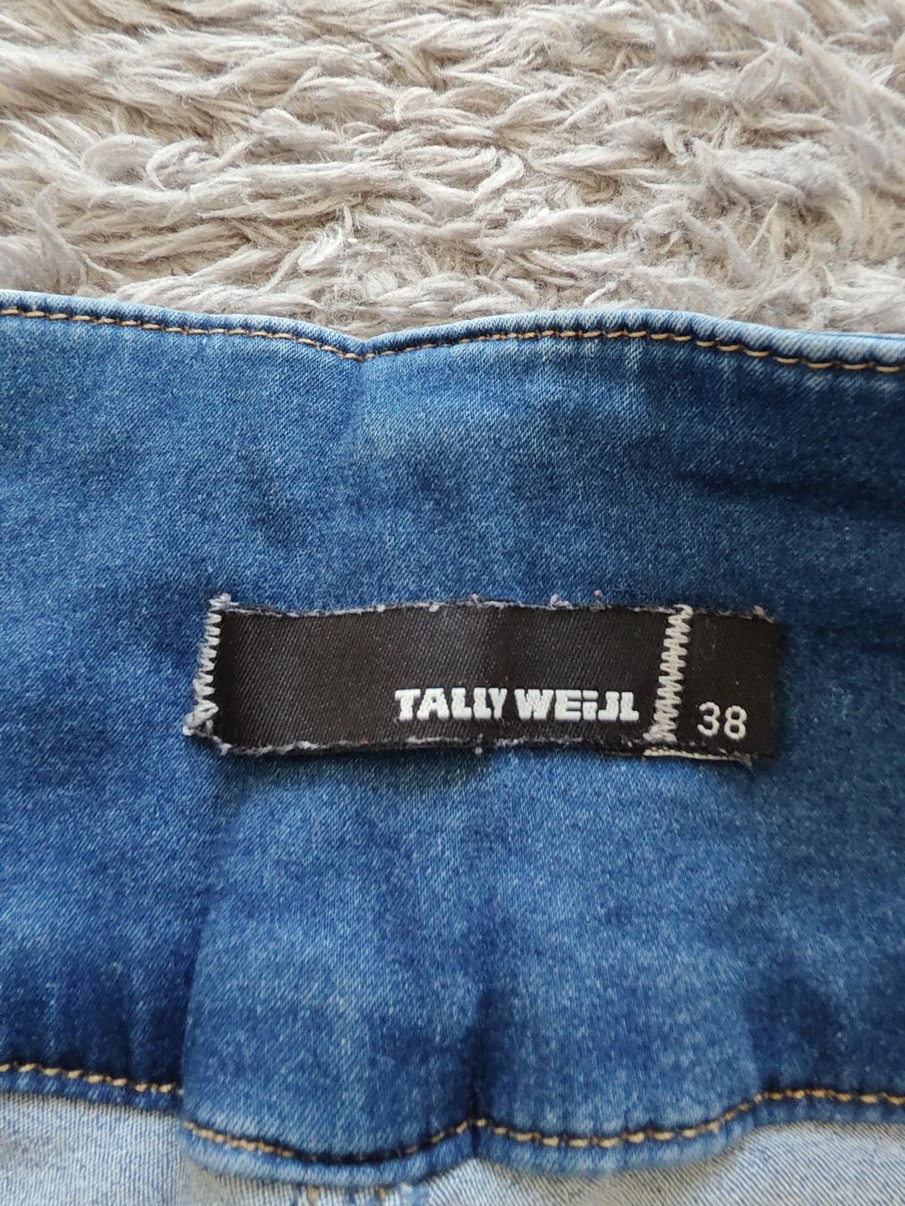 Tally Weijl Hosen: Hot Pants / Shorts  – Gebraucht aus Pieterlen von Saemelili 2
