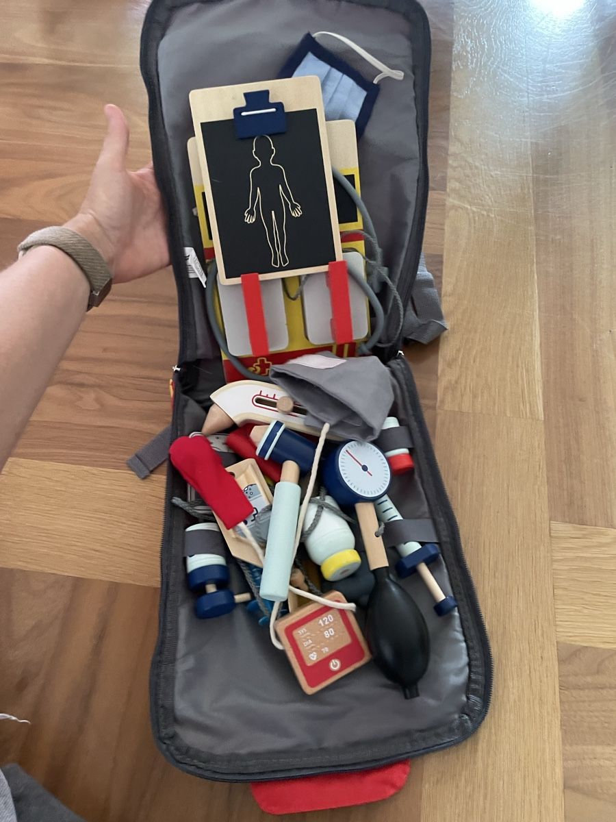 Sacs & sacs à dos: Arztrucksack, Notfalltasche Kinder – D'occasion à Fribourg par Mymikrakra01 2