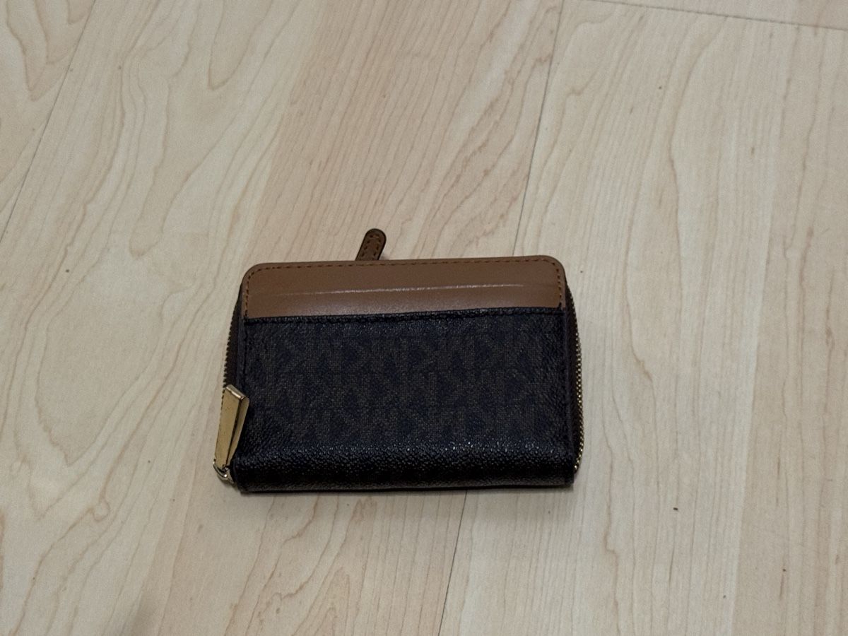 Michael Kors Portemonnaie: Michael Kors Geldbörse – Gebraucht aus Rotkreuz von luxurybe 1