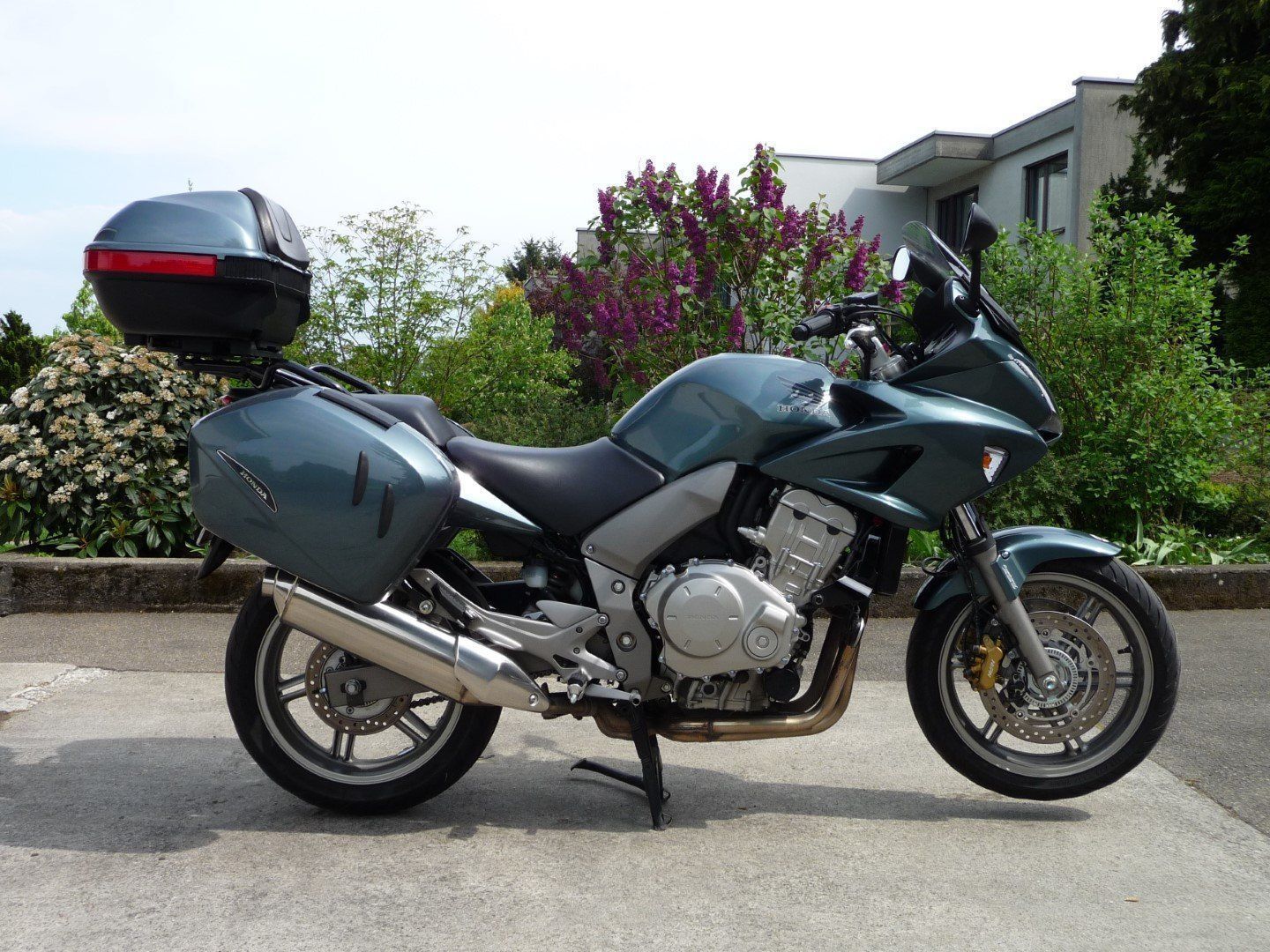 Honda Touring: Honda CBF 1000 ABS – Usato da Richterswil venduto da Blue210