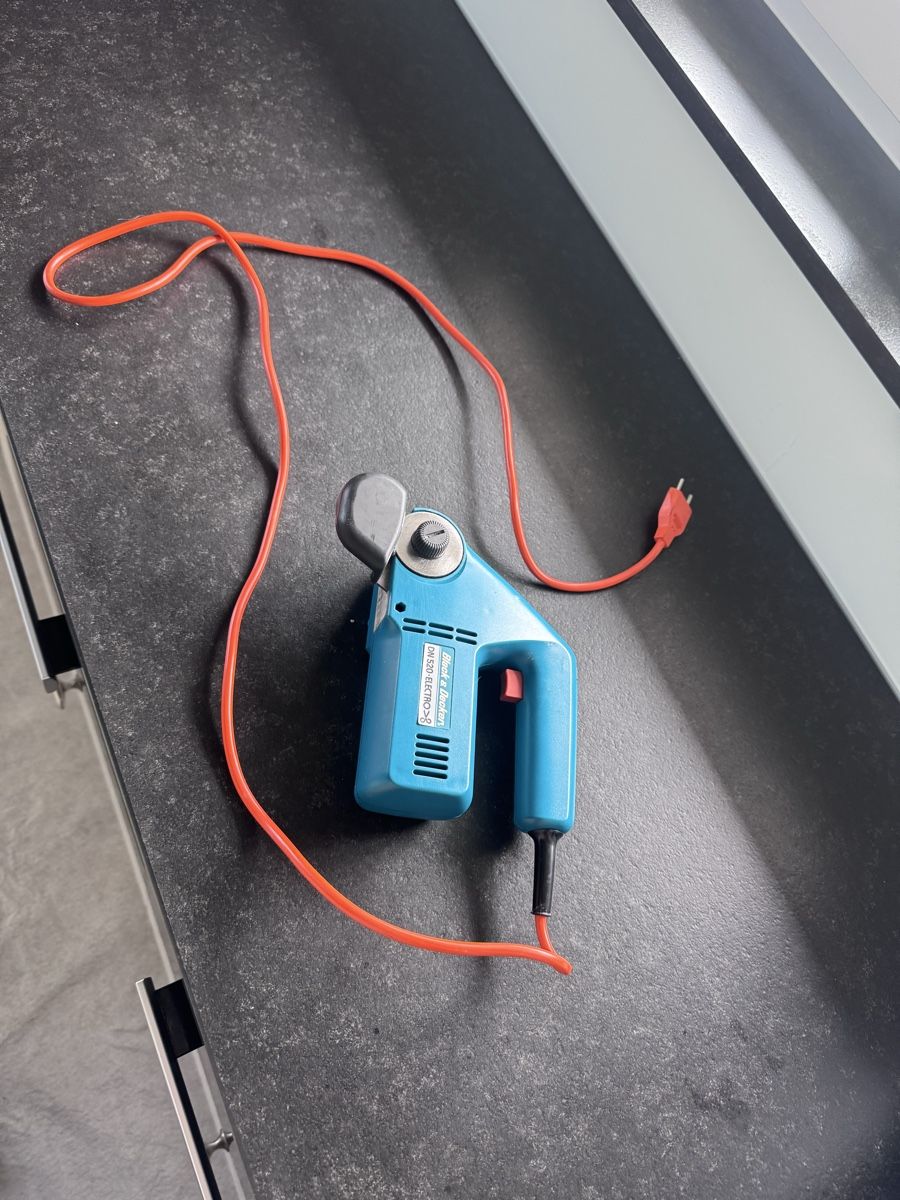 Tutte le macchine: Elektro-Universalschere Black & Decker DN 520 E gebraucht – Usato da Hofstetten SO venduto da Huricane 2