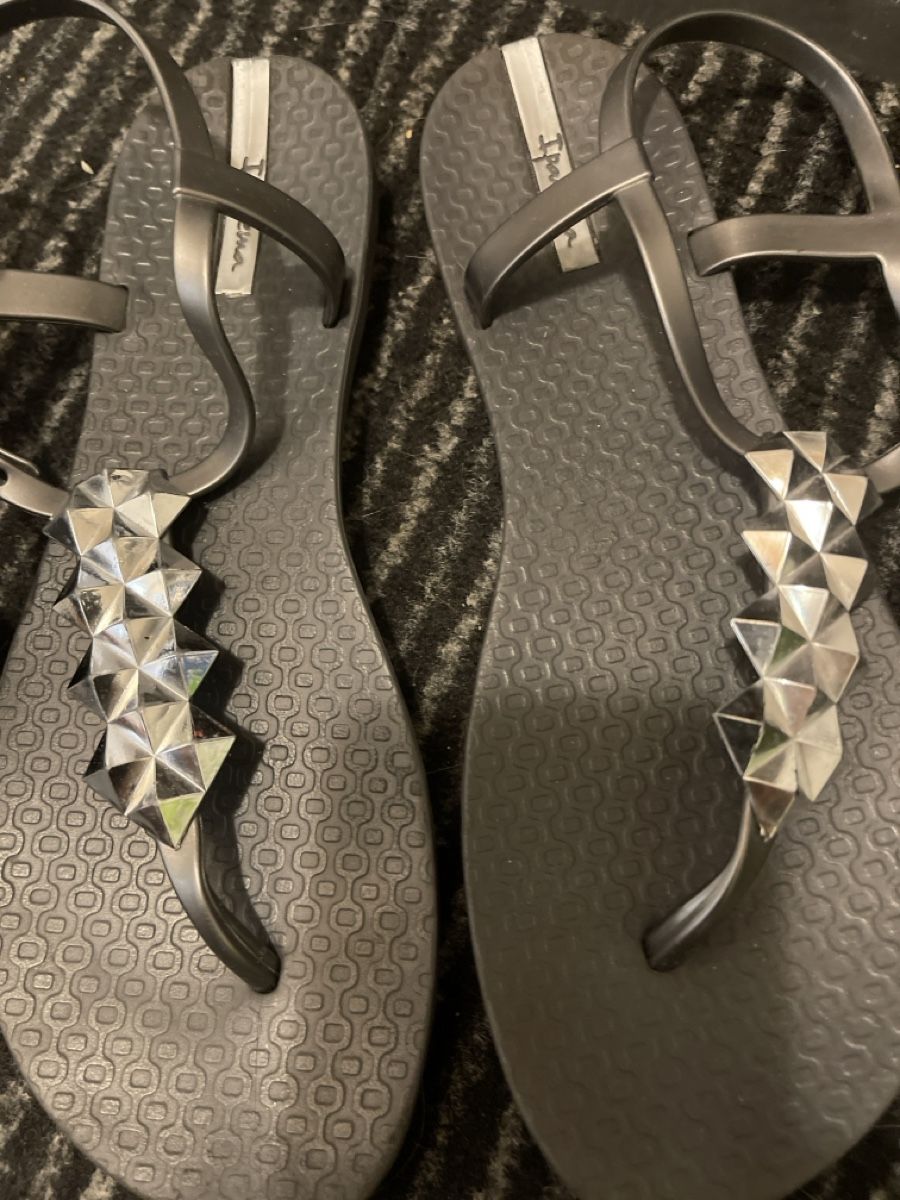 Damenschuhe: 2paar Zehensandalen schwarz gr 38 – Gebraucht aus Bad Zurzach von Cuore34 2