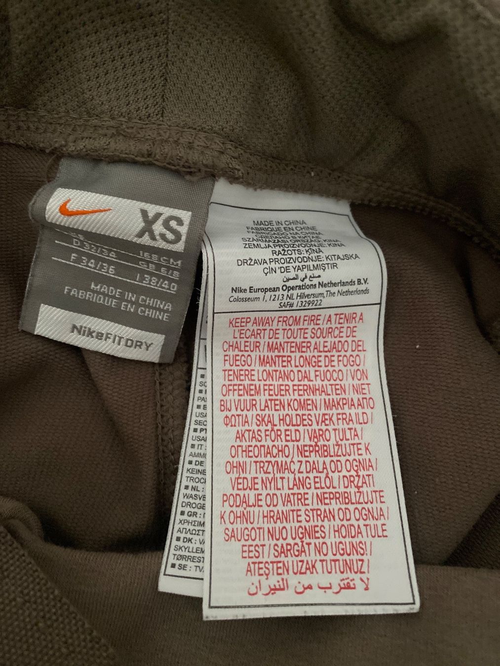 Nike Pantaloni: Nike pantalone Capri – Nuovo (secondo la descrizione) da Zürich venduto da lcl_r88r 2