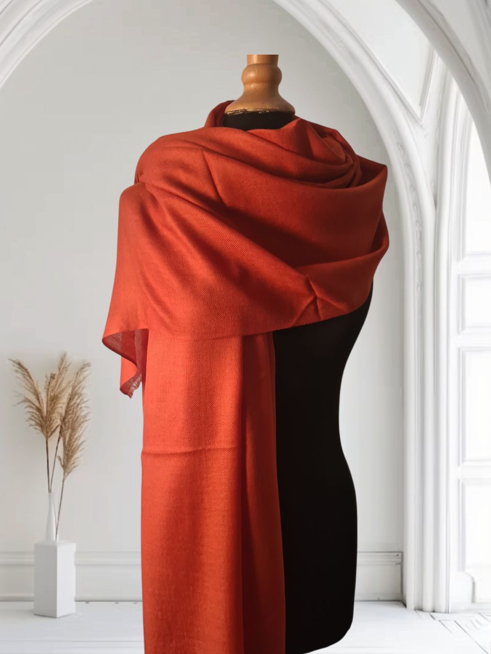 Foulard & Sciarpe: Écharpe en cachemire  neuf – Nuovo e nell'imballaggio originale da La Chaux-de-Fonds venduto da Luxary.25cachmirepro 4
