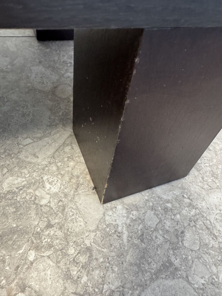 Tables de nuit: Dark Wood bed side table – D'occasion à Jonen par chrispluess 2
