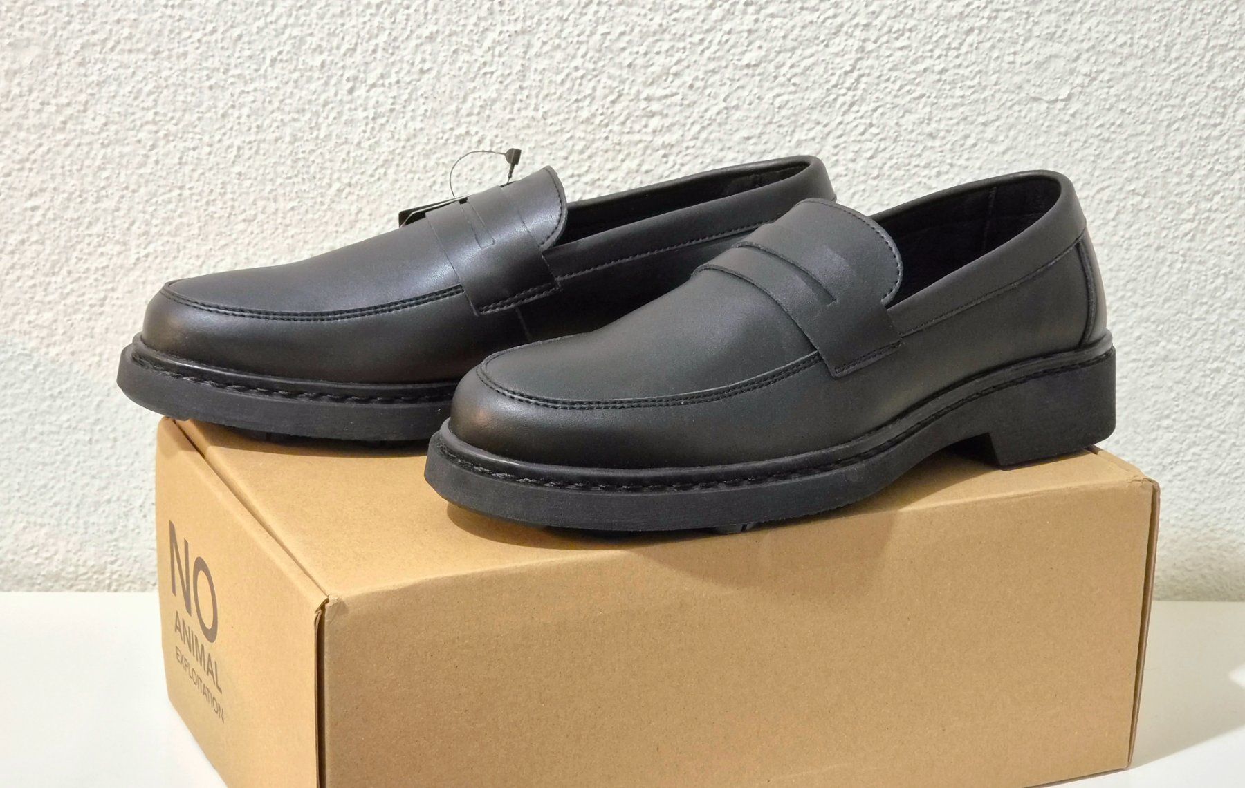 Herrenschuhe: Schwarze Slipper / Schlupfschuhe – Neu und originalverpackt aus Zürich von New_username