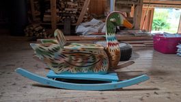 Nostalgisches Schaukelpferd Ente aus Holz