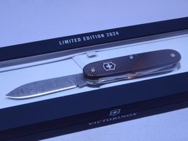 Victorinox 93mm Victorinox Damast 2024 0.8271.J24 Farmer X