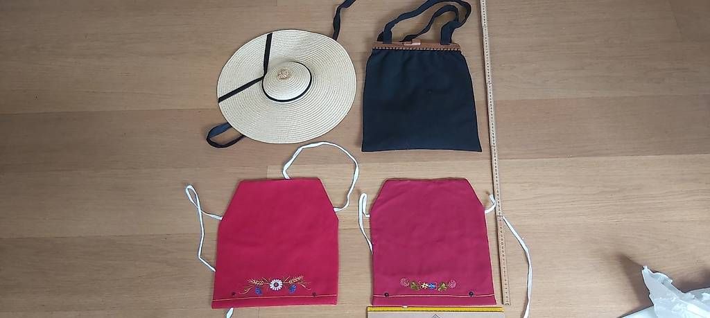 Vestiti: Schwarzbuebe Festtags Tracht – Usato da Hochwald venduto da Voegben 2
