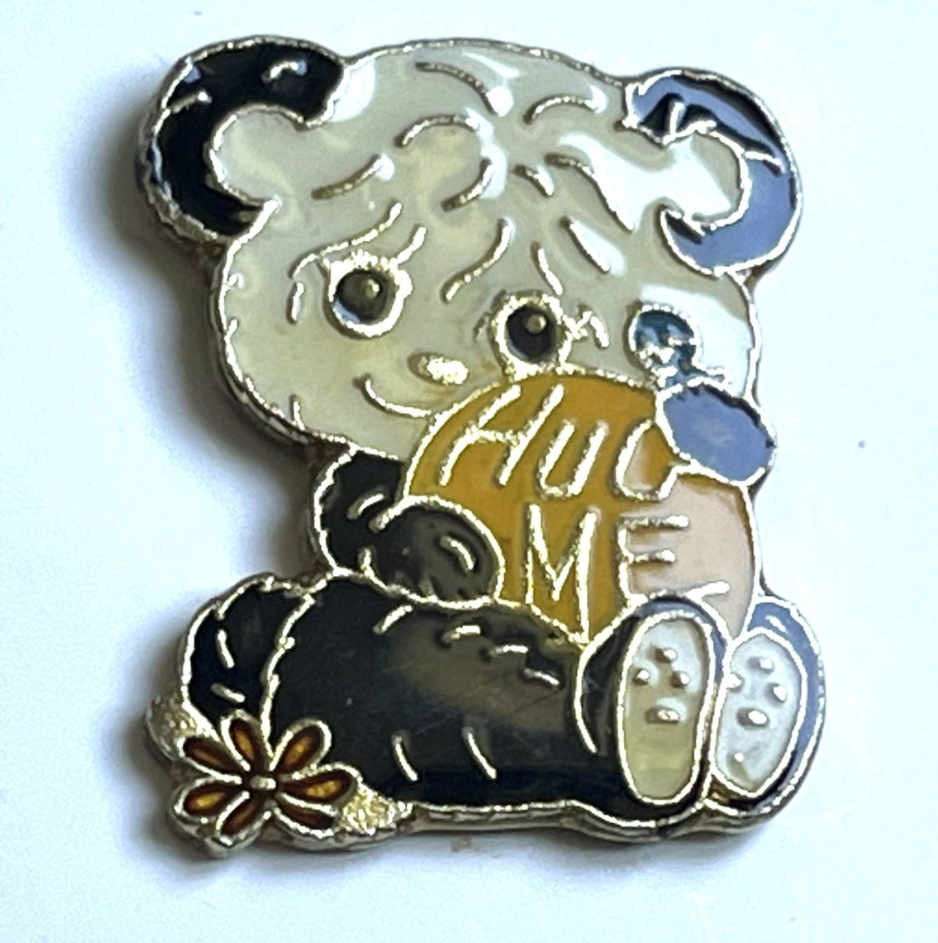 Placchette & Badge: Pin Hug Me – Usato da Kriens venduto da TSCH1 1