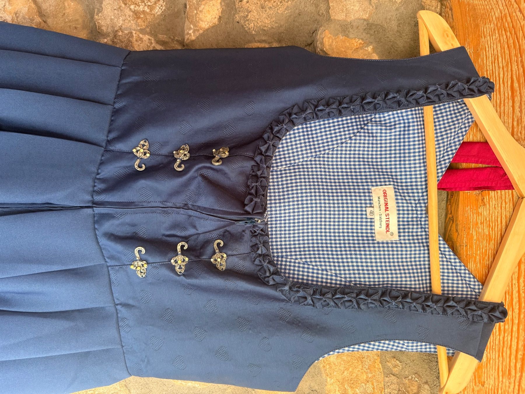 Vestiti: Dirndl Kleid dunkelblau Grösse 40 mit Schürze – Usato da Zürich venduto da mel_7fvs 1
