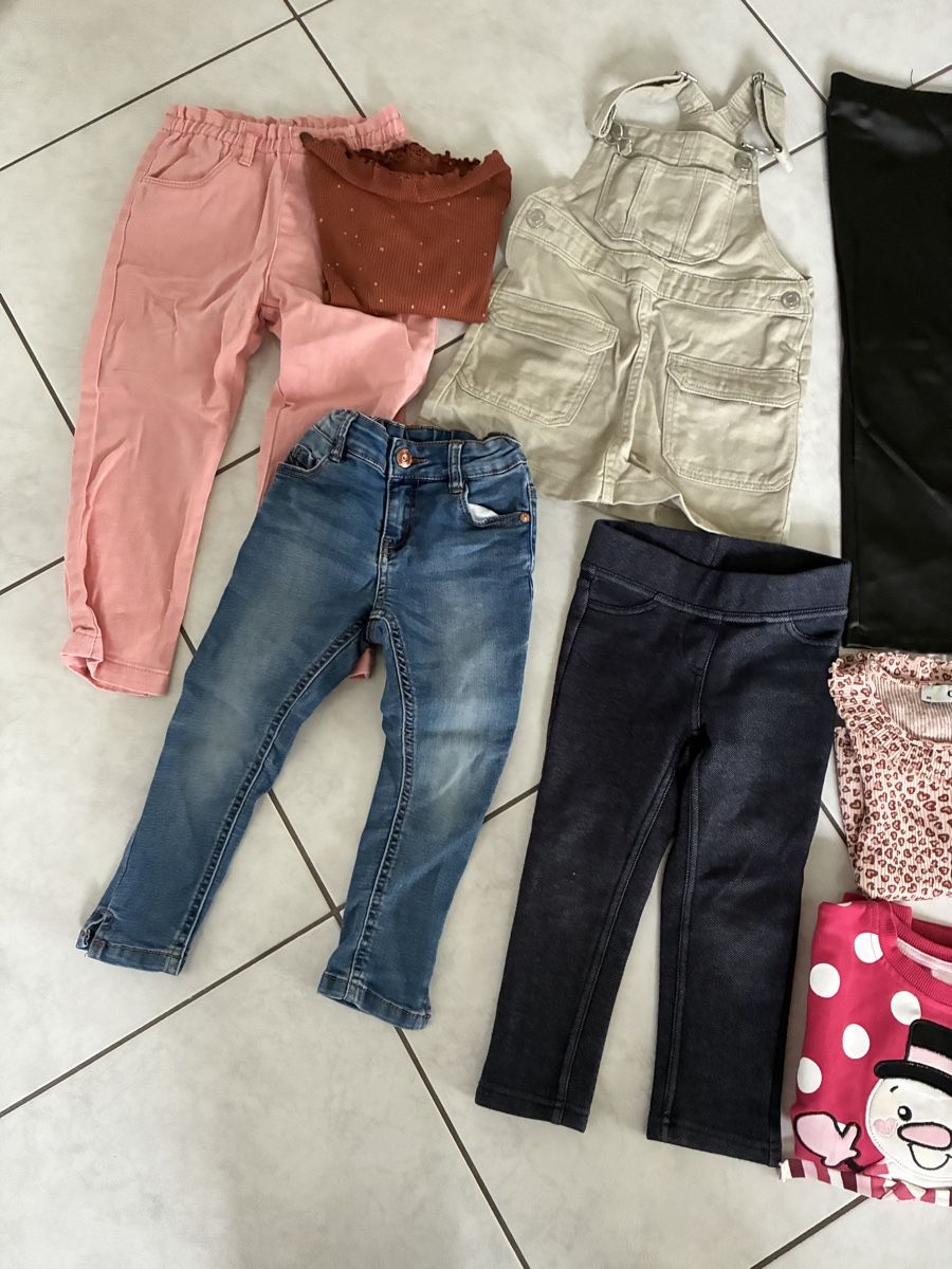 Lotti & Set di vestiti: Tolles Mädchen Kleiderpaket, Grösse 98 – Usato da Haag (Rheintal) venduto da 2026Top 4