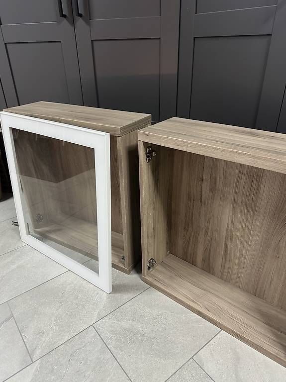 Ikea Scaffali: Armadietti da parete Ikea Besta – Usato da Gudo venduto da Def21