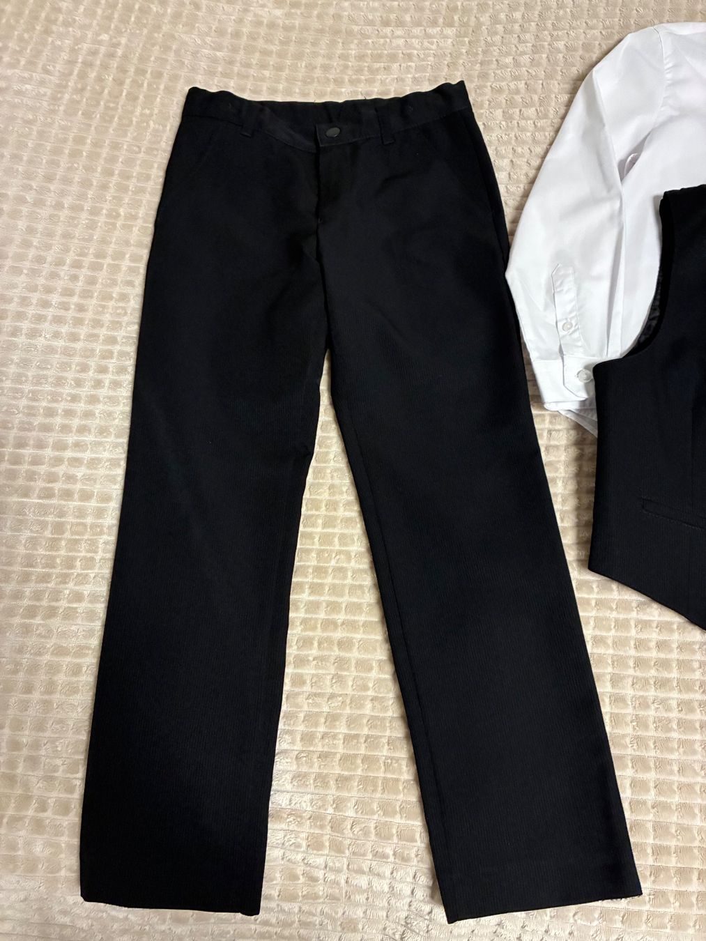 C&A Lotti & Set di vestiti: NWT C&A Anzug 3-teilig gr. 128 – Nuovo (secondo la descrizione) da St. Gallen venduto da Fisch79 7