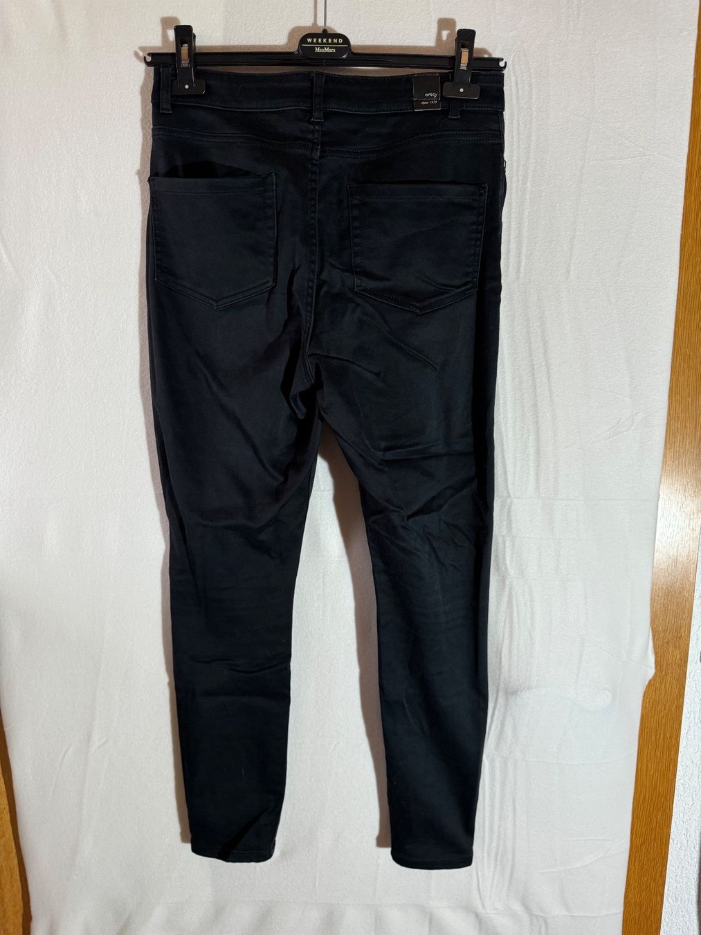 Orsay Pantaloni: Schwarze Hose von Orsay Gr. 38 – Usato da Grosswangen venduto da second_hand_dress 4