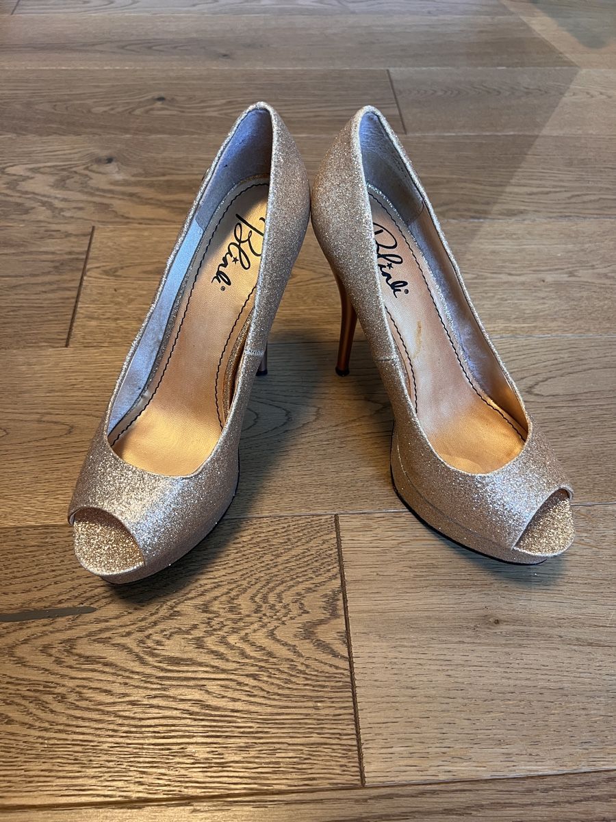 Chaussures femmes: High Heels Gr. 41 gold – Neuf (Voir description) à Gelfingen par Diana_Tall 1