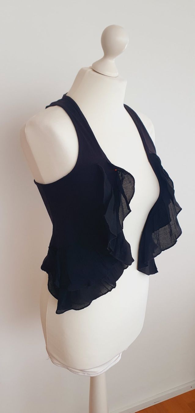 H&M Gilet & Giacche senza maniche: Gilet schwarz, Gr. XS Baumwolle mit Vollants – Usato da Stansstad venduto da InStyle8 4
