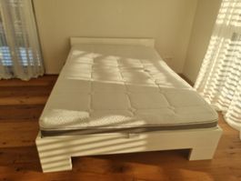 Bett 140 x 200