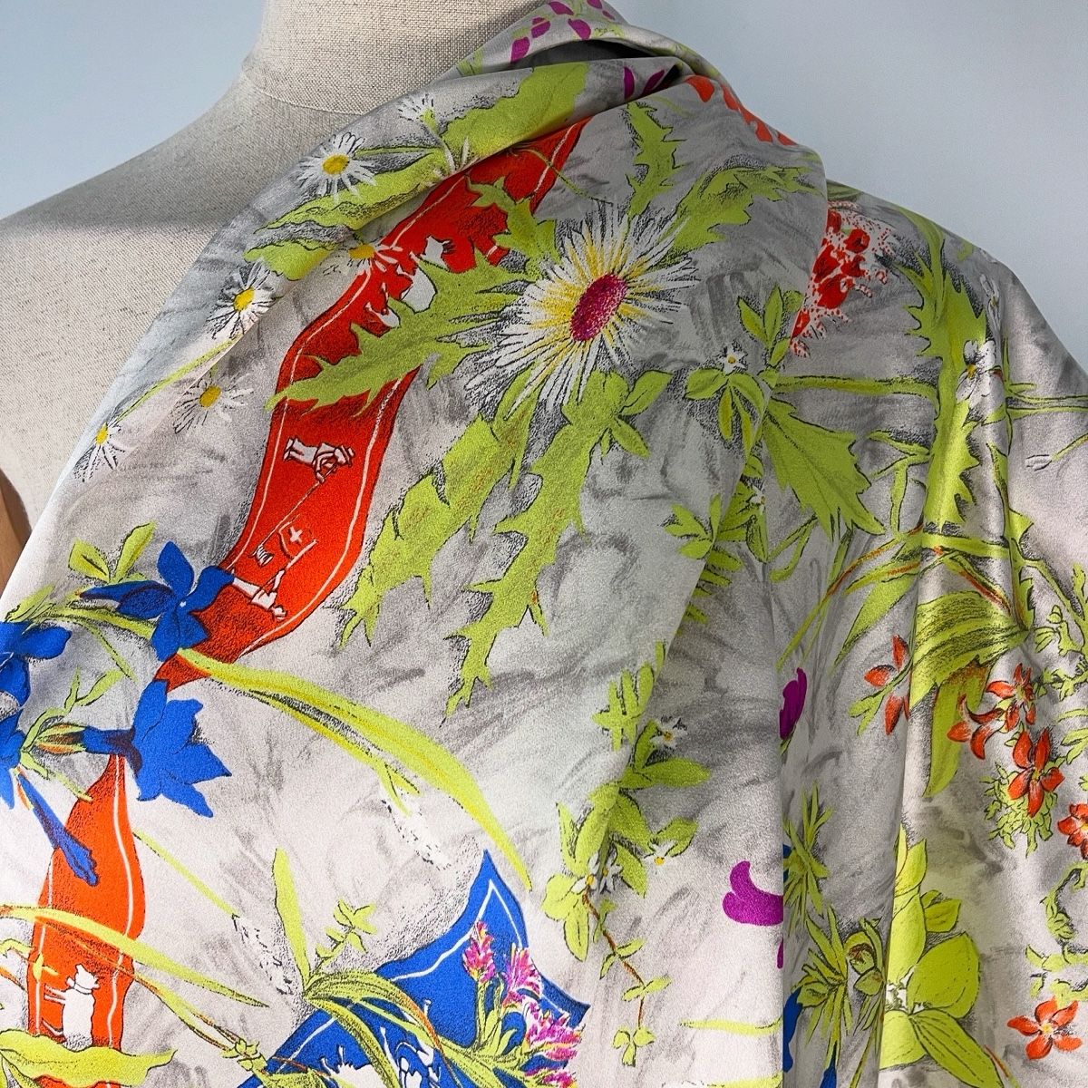 Fabric Frontline Foulards, Tücher & Schals: FABRIC FRONTLINE New Big Silk Scarf – Neu (gemäss Beschreibung) aus Emmen von Avviivva_Com2023 4