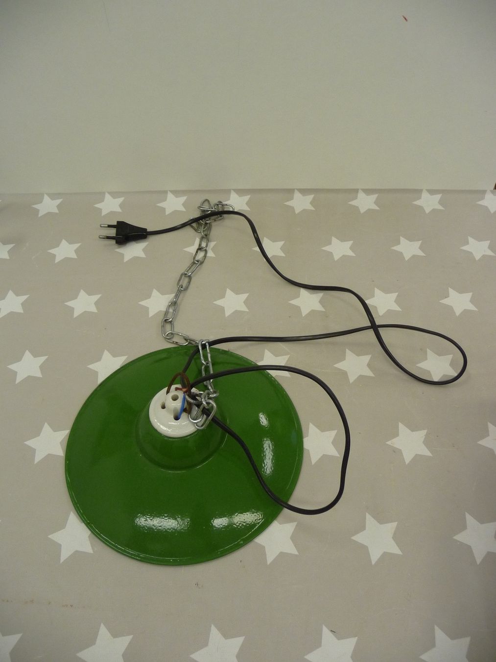 Lampade: alte Emaille Lampe grün / weiss – Usato da Rafz venduto da Powacaddy