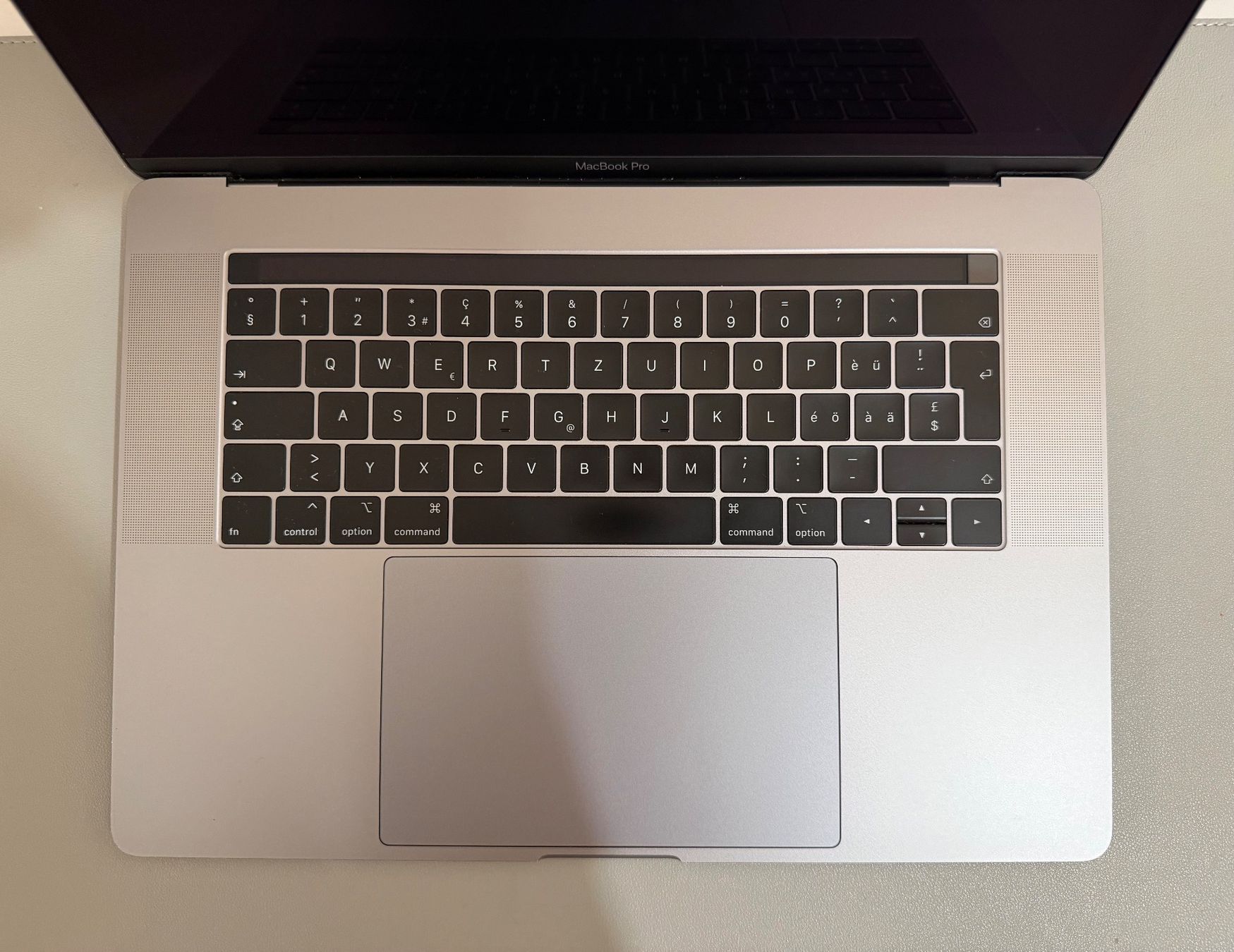 Apple Notebook: MacBook Pro 15" (2019) mit Touch Bar – Usato da Oberglatt ZH venduto da s_wj65 1