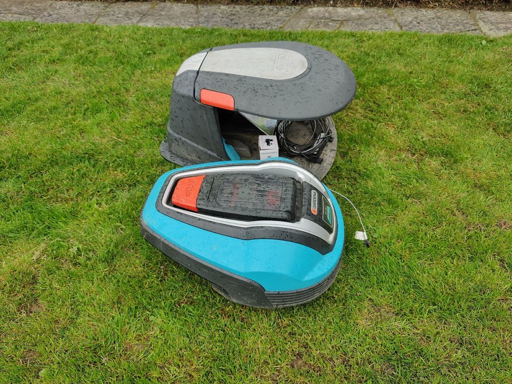 Mähroboter Gardena R70Li inkl. Ladestation und Garage Acheter sur Ricardo