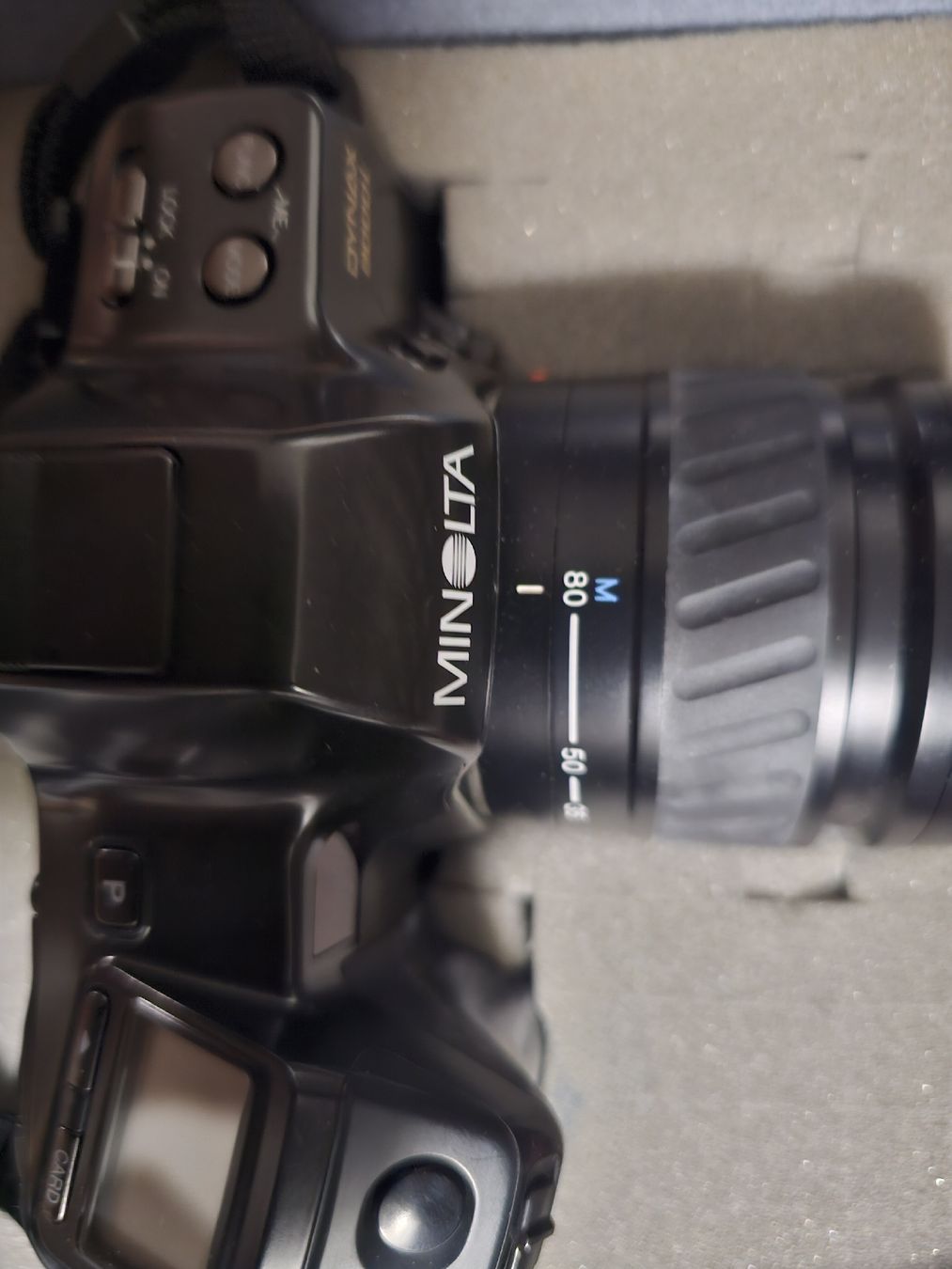 Minolta Fotocamera: Minolta Dynax 8000i mit 35-80mm Objektiv und Blitz – Usato da Aeugstertal venduto da Levo84 1