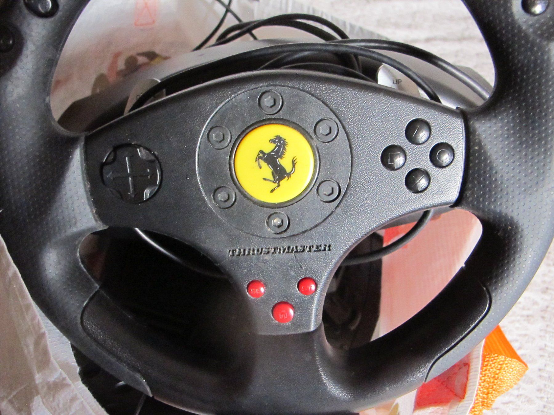 Console: Ferrari Thrustmaster Lenkrad mit Pedalen – Usato da Löhningen venduto da Chimae67 4