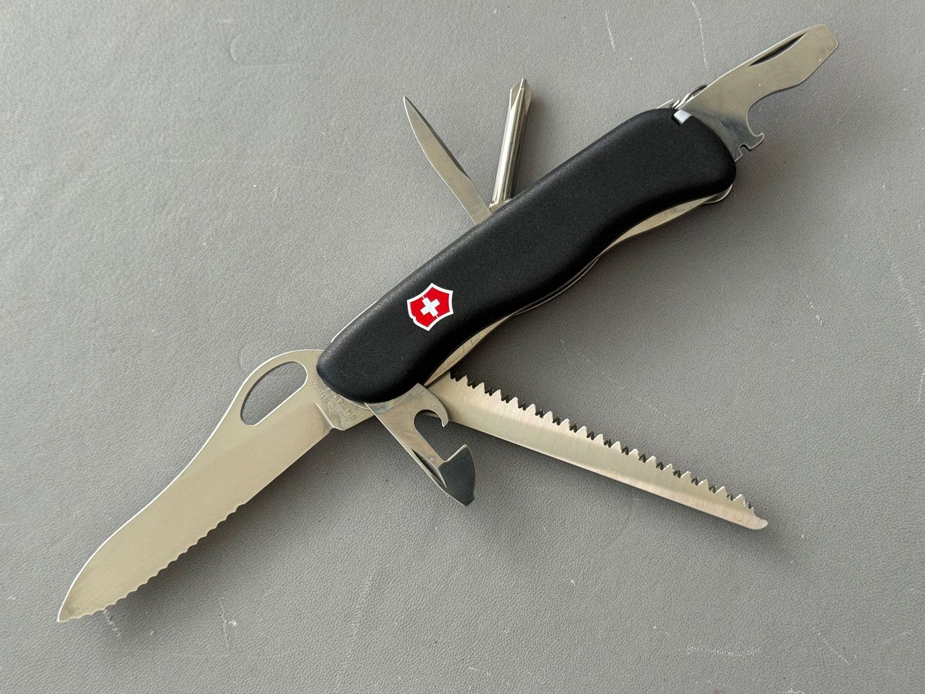 Victorinox Couteaux de poche: Victorinox Swisstool + Trailmaster Neu – Neuf (Voir description) à Busswil TG par Tmomo1 3