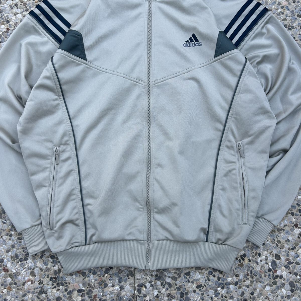 Adidas Giacche: Vintage Adidas embroidered Track jacket – Usato da brent venduto da fukusapes 2