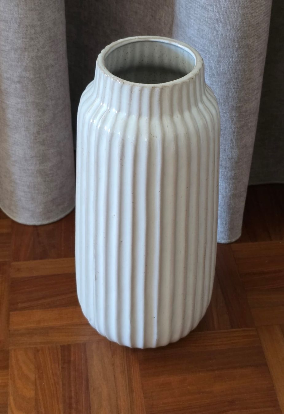 Vase & Récipients: Keramikvase weiss gerippt – Neuf (Voir description) à Rheinsulz par Dred 1