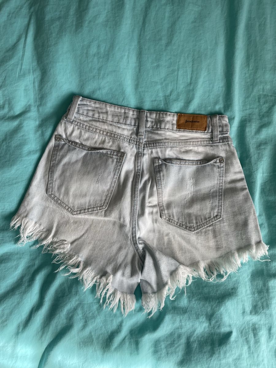 Stradivarius Jeans: STRADIVARIUS - Shorts – Gebraucht aus Lommis von elly24 1