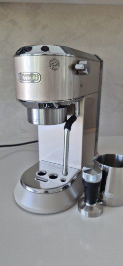 Macchine per caffè & Macchine per espresso: DeLonghi Dedica Arte Espressomaschine – Usato da Reinach AG venduto da Ugrendi
