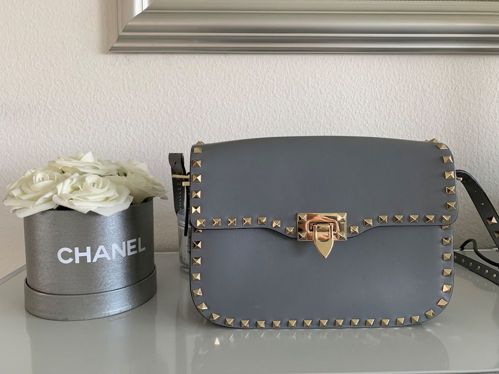 Original Valentino Garavani Rockstud Guitar | Kaufen auf Ricardo