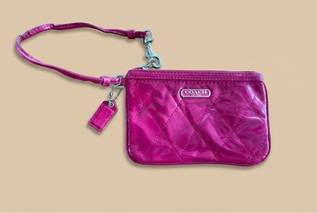 Coach Fuchsia Wristlet Bag - Quilted Design, Stylish!