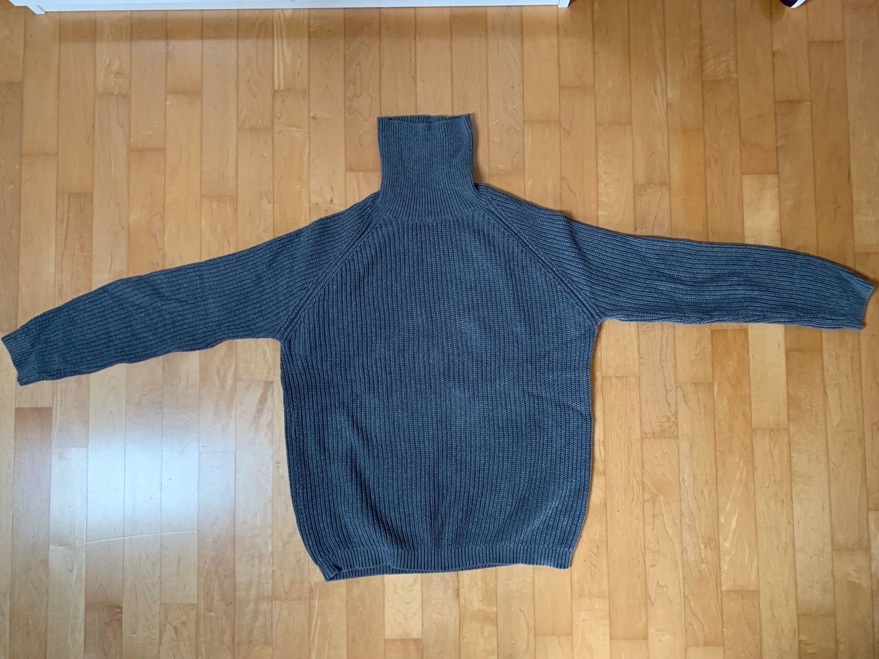 Maglioni & Felpe: Zara Rollkragenpullover Wolle dunkelgrau – Usato da Maisprach venduto da jokoundklaas