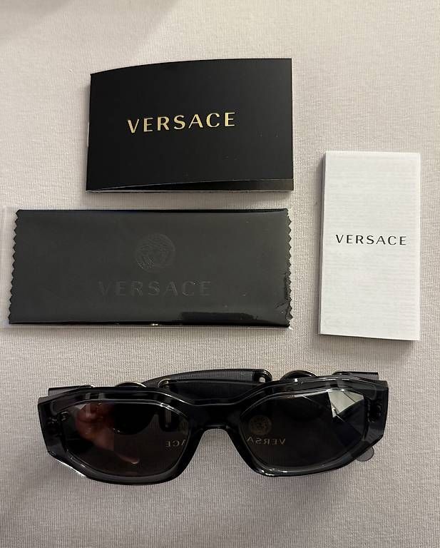 Versace Occhiali & Lenti: Versace Unisex Sonnenbrille ? Transparent Grey – Usato da Horgen venduto da Kleider4you 3
