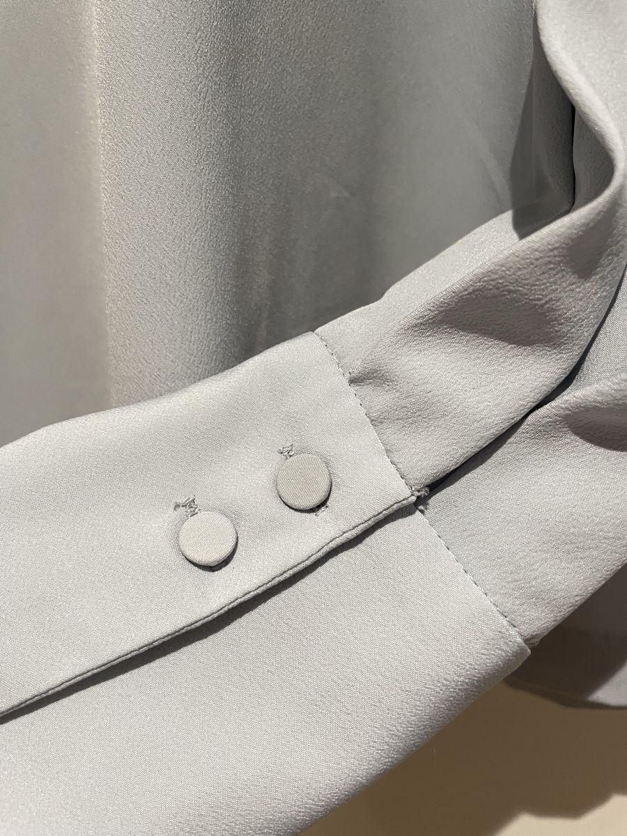 H&M Blusen: Elegante Bluse hellblau – Gebraucht aus Zofingen von silbosja 1