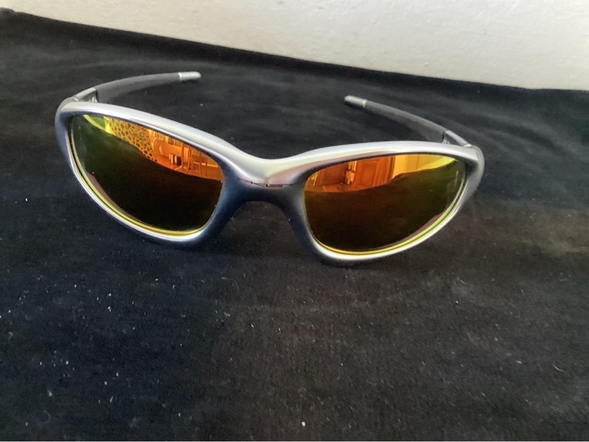 Oakley Brillen & Gläser: Oakley, Sonnenbrille – Gebraucht aus Salenstein von Esprit57