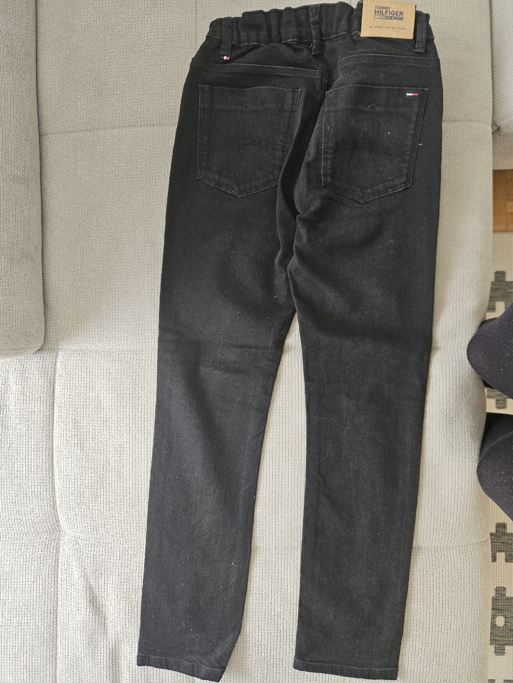 Tommy Hilfiger Pantaloni: jeans – Nuovo (secondo la descrizione) da Chêne-Bourg venduto da gab_7cg8