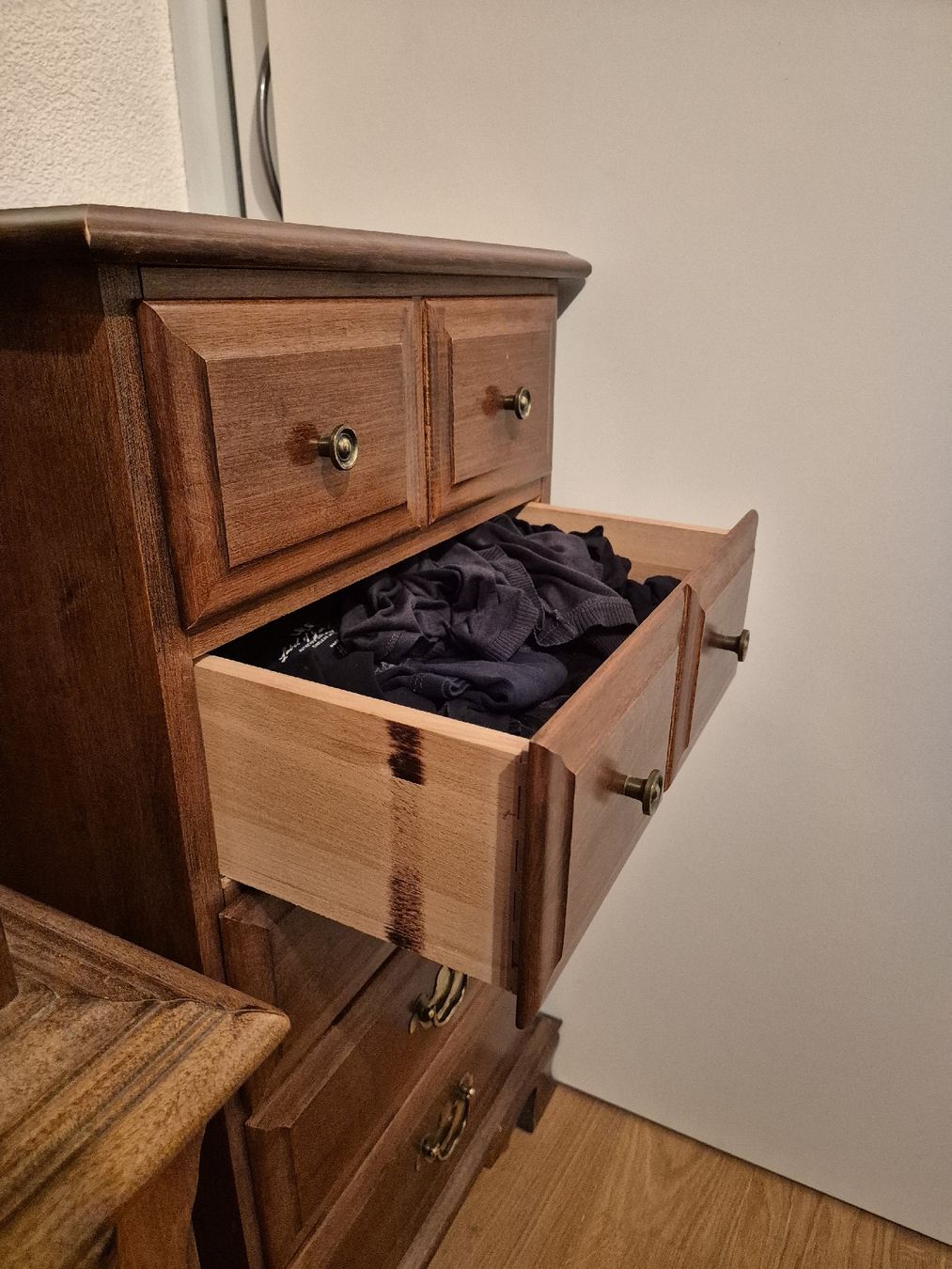 Armadi: Massivbuche-Schrank aus USA – Usato da Kollbrunn venduto da guernsey11 1